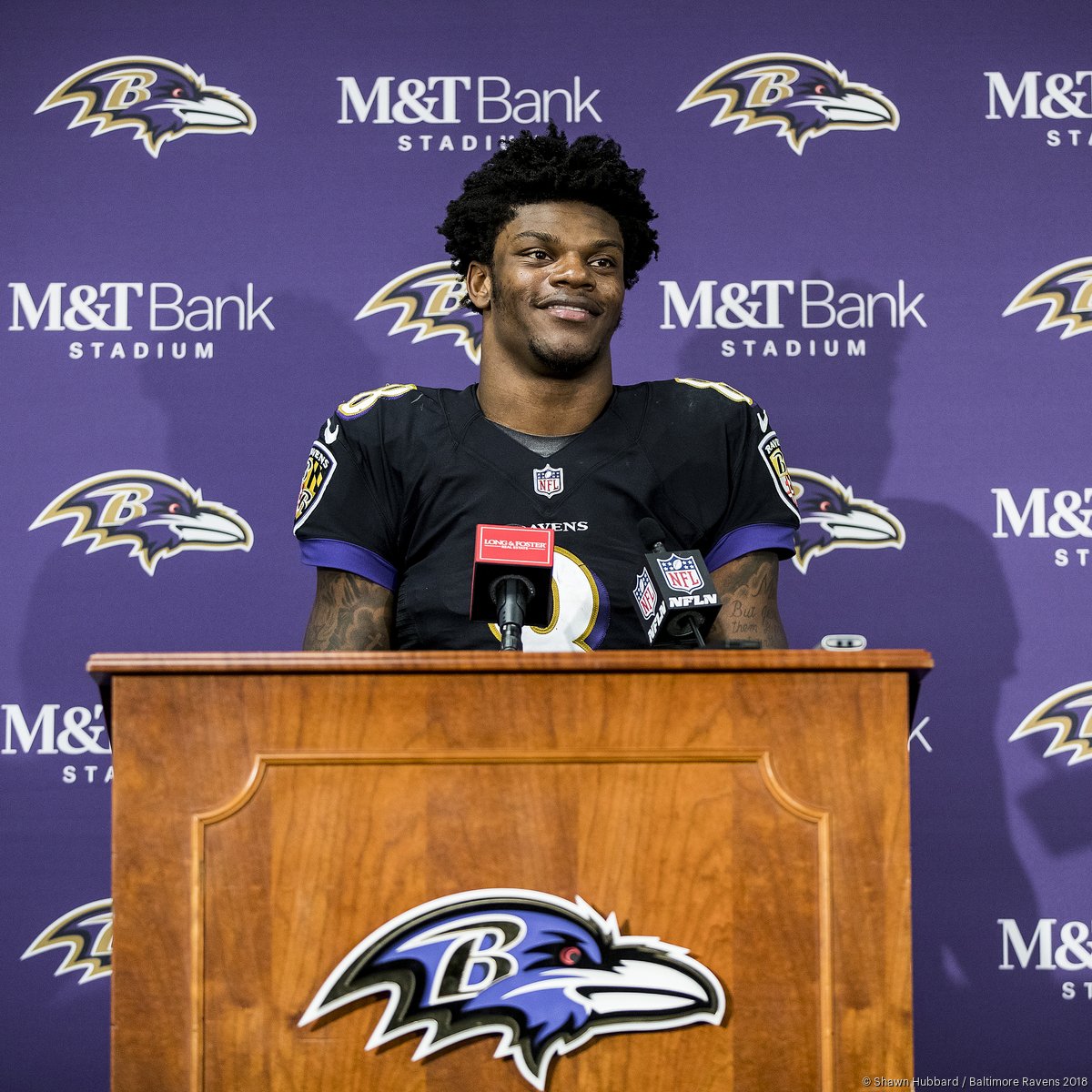 Lamar Jackson agrees to new contract with Ravens