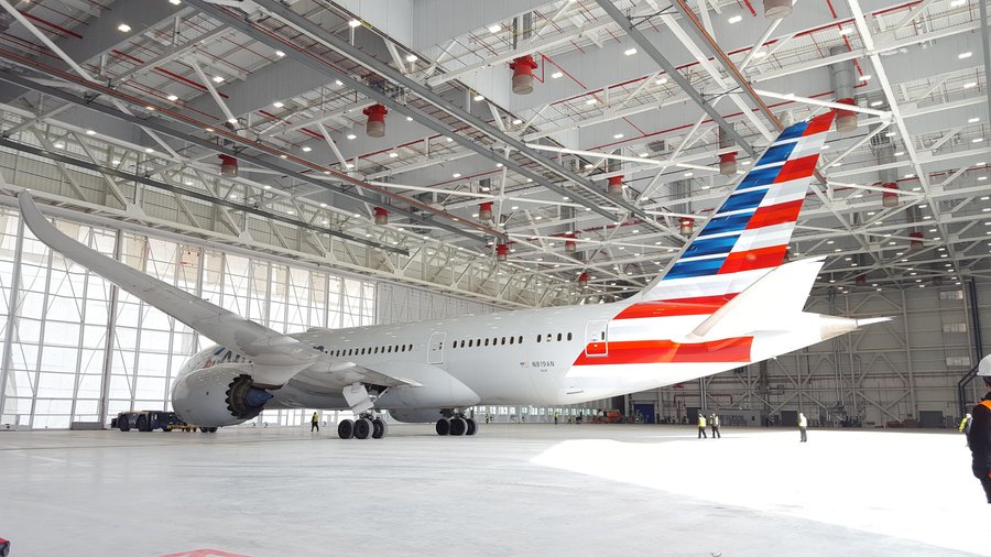 American Airlines opens largest aircraft hangar at O'Hare - Chicago ...