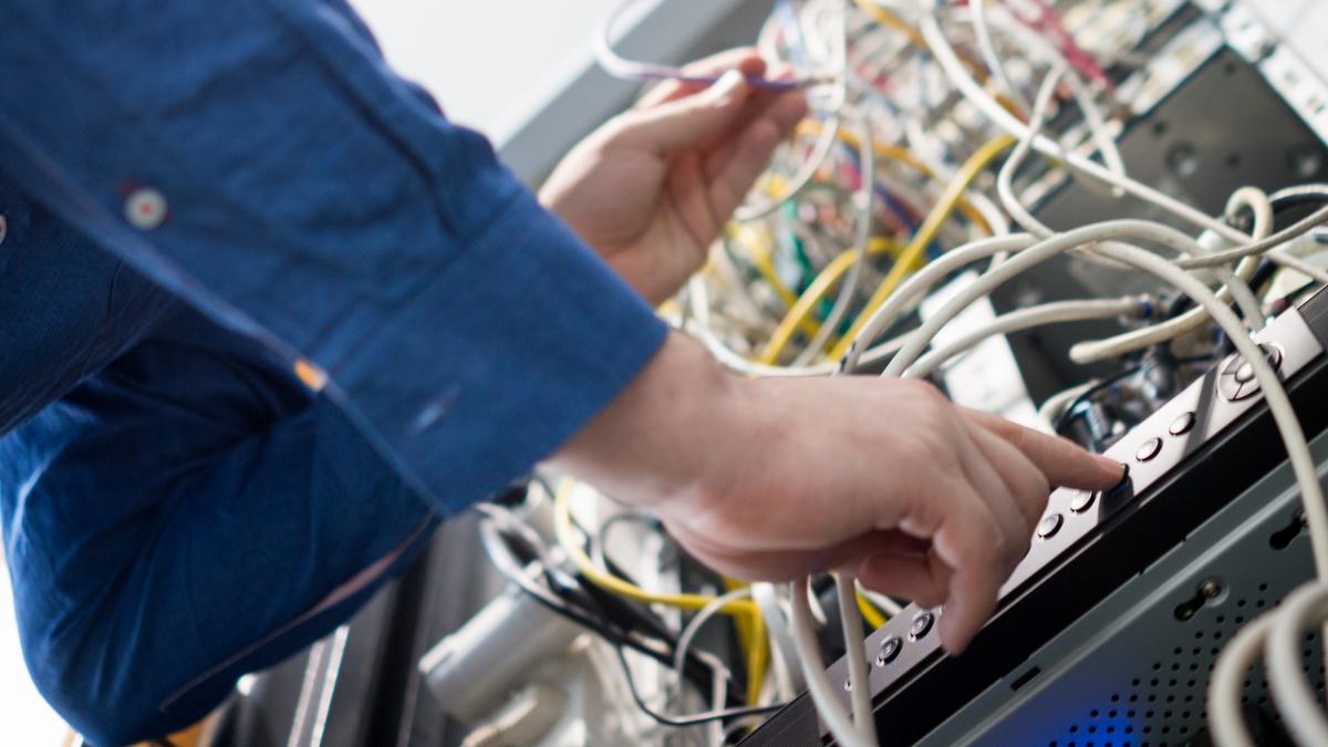 Fentonbased IT hardware maintenance company CHE Technologies acquired