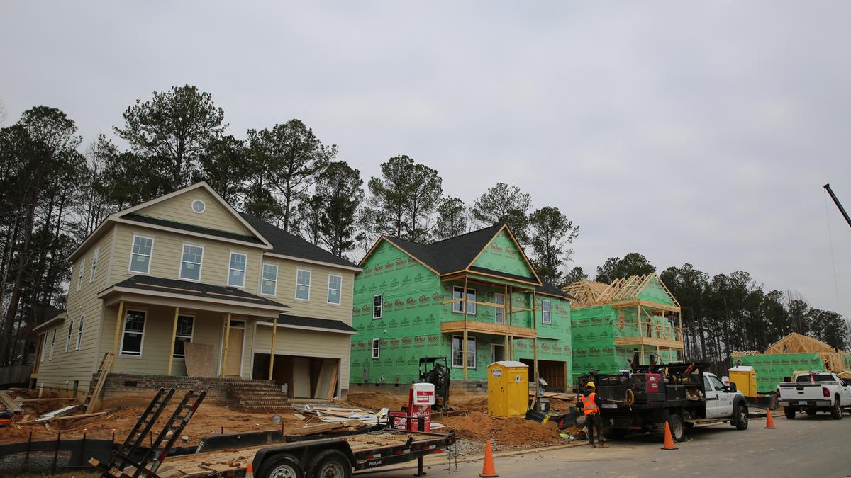 dating a girl with big boobs