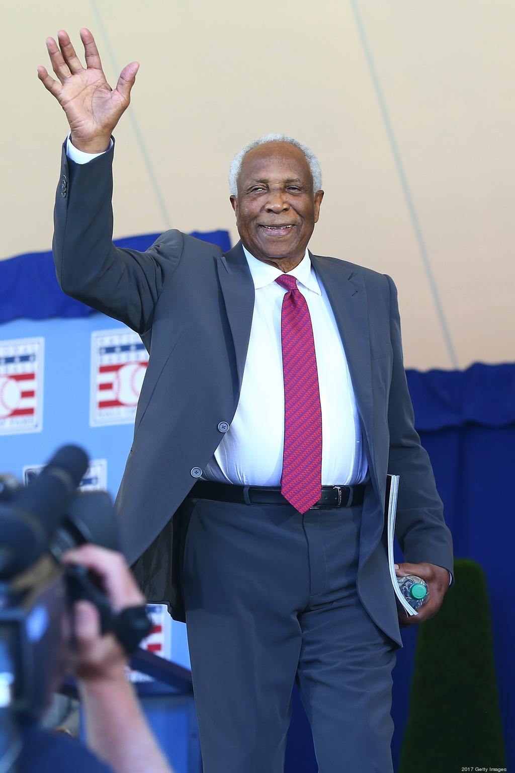Reds' Frank Robinson Smiling for Camera News Photo - Getty Images