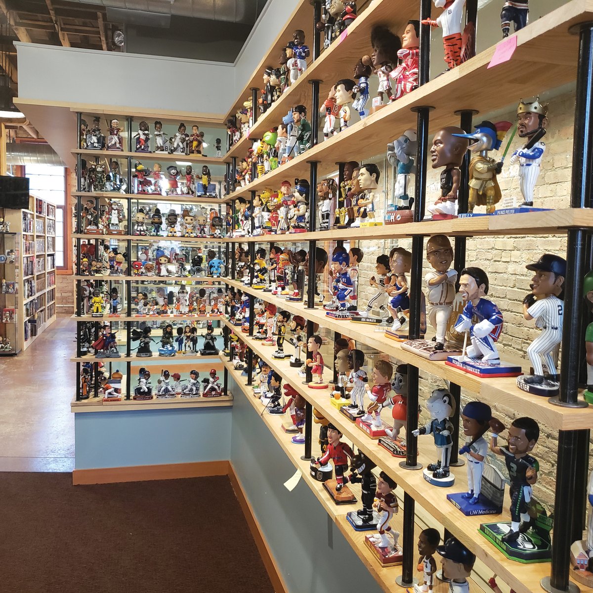 Boone County man amasses huge bobblehead collection