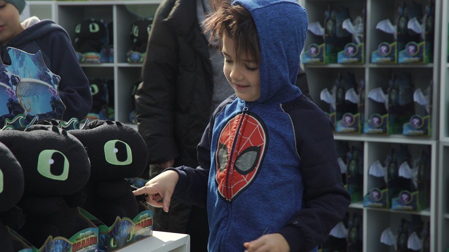 Walmart, DreamWorks launch ‘How to Train Your Dragon’ VR L.A