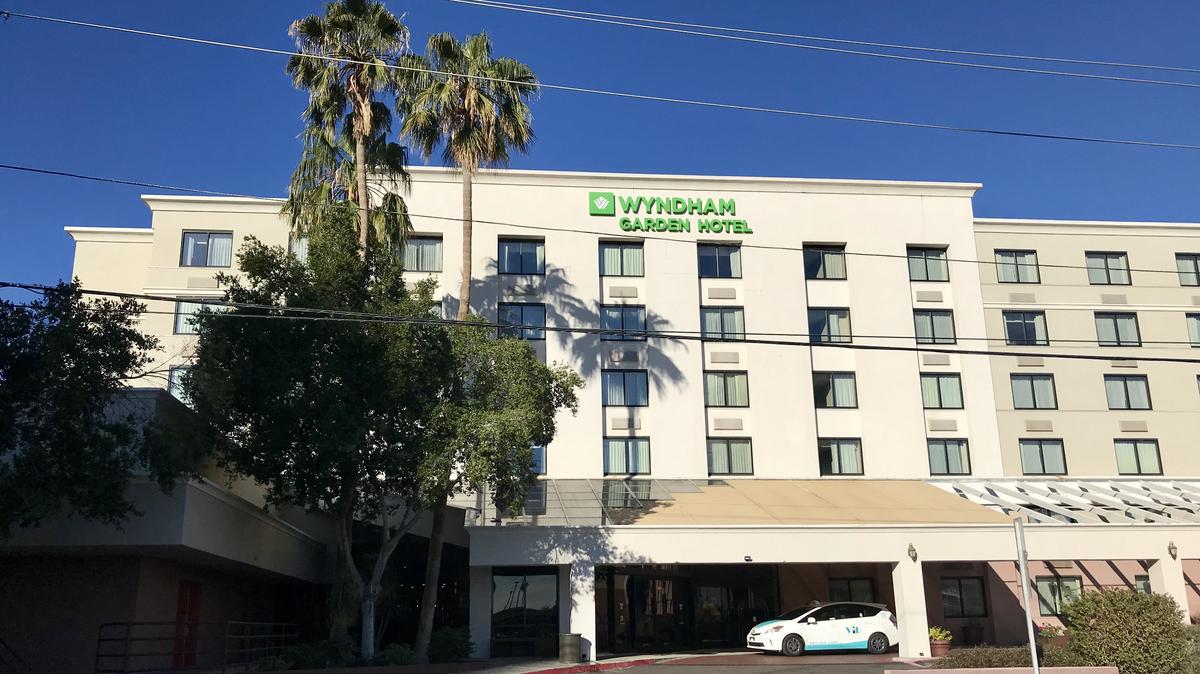 Wyndham Gardens Hotel In Phoenix Changes Hands Phoenix Business