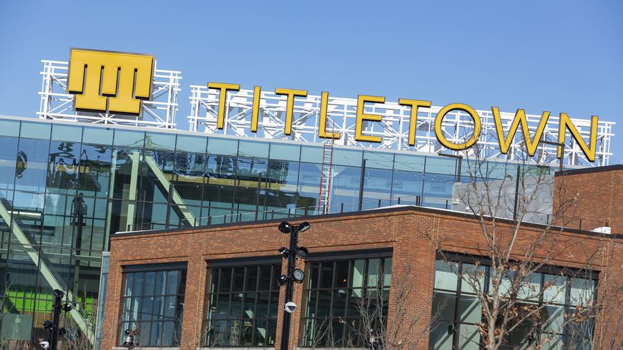 Titletown in Green Bay, Where Packer Fans Come Together - The New