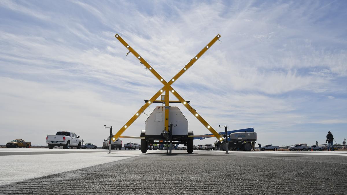 DFW International Airport completes overhaul of busiest runway - Dallas ...