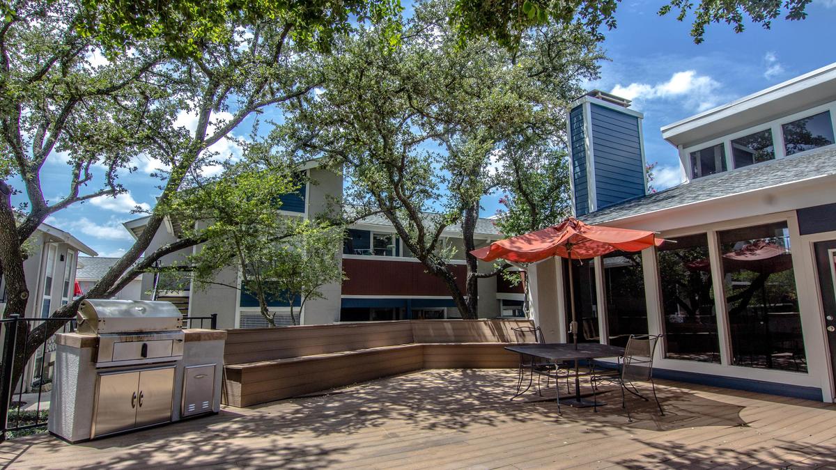 DJE Texas Management Group buys 282unit Saddlewood Apartments San