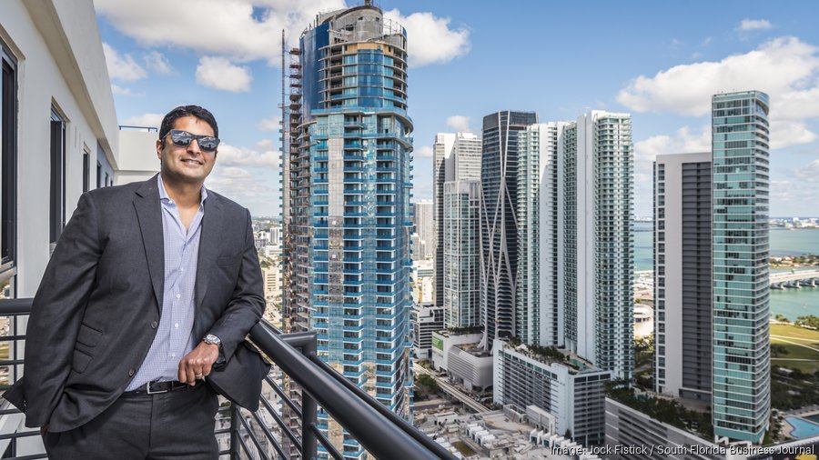 Caoba Downtown Miami Highrise Luxury Apartments View of City in Background  Stock Photo - Image of modern, architecture: 162140602