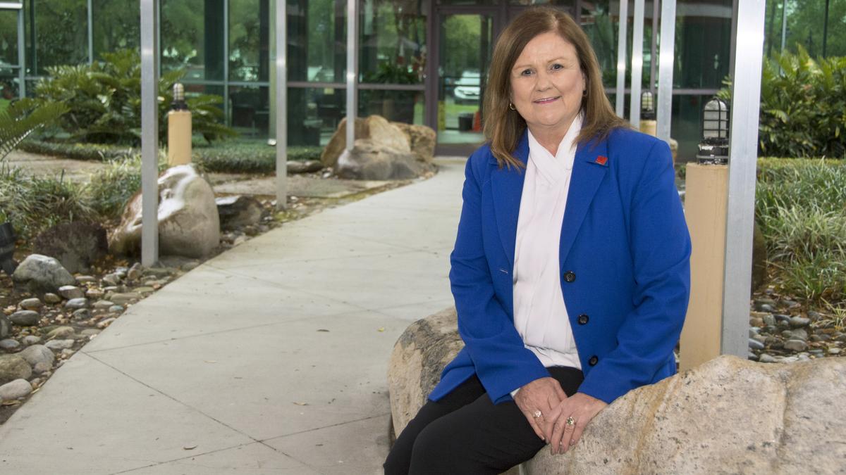 Real estate broker Cynthia Shelton went from selling homes to big land