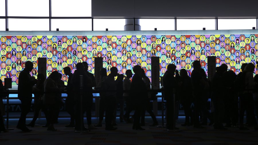 Stores see a future without ‘May I help you?’ (They’ll already have