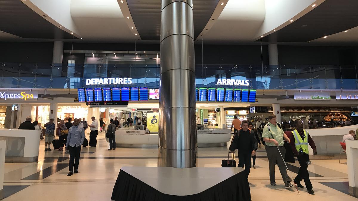 PHL airport ranks high in study for wait times - Philadelphia Business ...