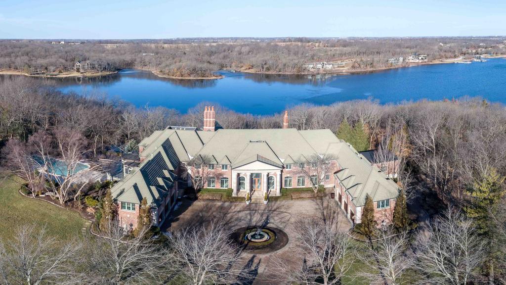 Neal Patterson S Loch Lloyd Estate Is Under Contract Kansas City Business Journal