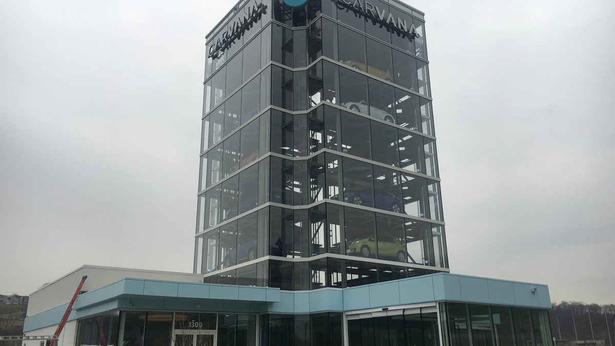 Carvana opens new car vending machine at Newbury in South Fayette