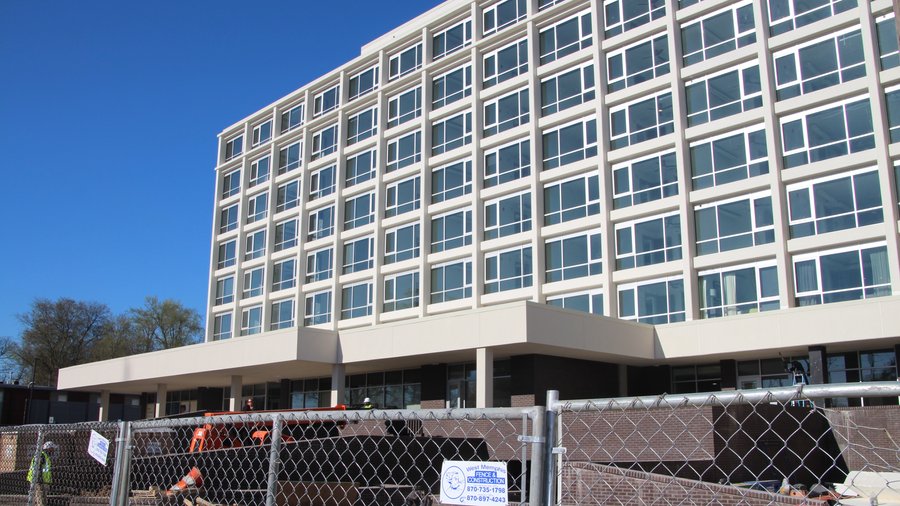 Carlisle LLC looks to buy Midtown's The Citizen apartment building from Belz Enterprises and