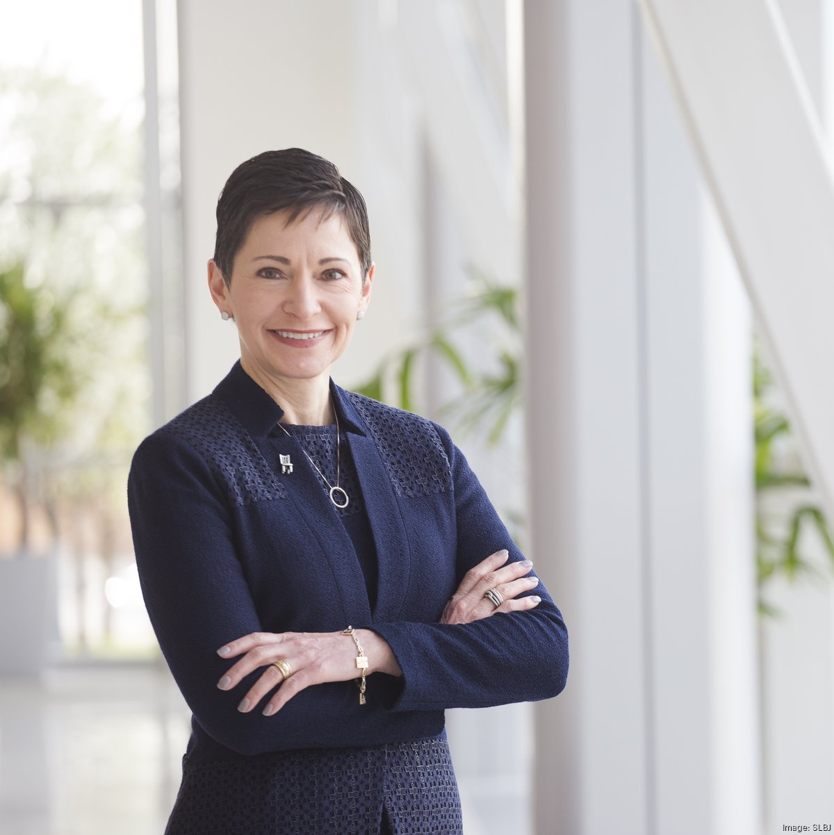 Penny Pennington leads Edward Jones at time of rapid change - St. Louis  Business Journal