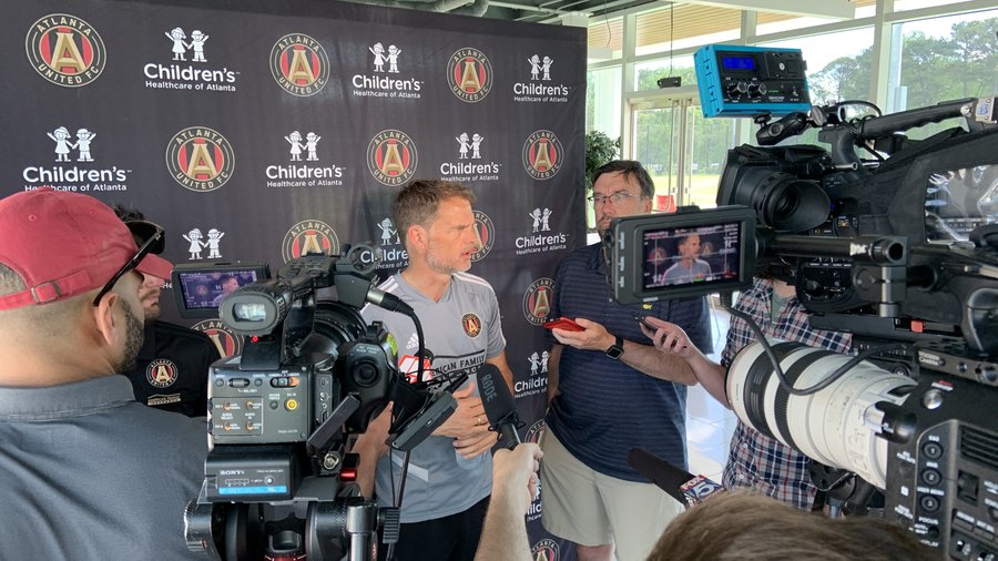 Frank De Boer calls equal pay concept 'ridiculous' Atlanta Business(02)