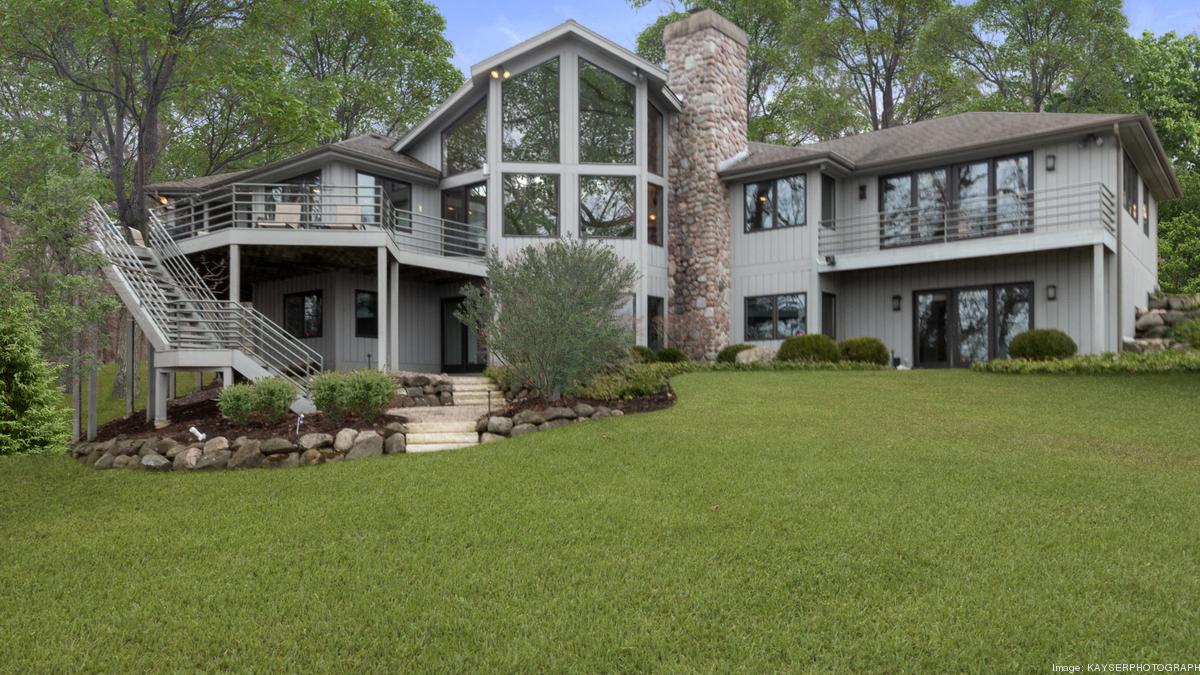 Contemporary ranchstyle estate on Geneva Lake listed for 5.2 million