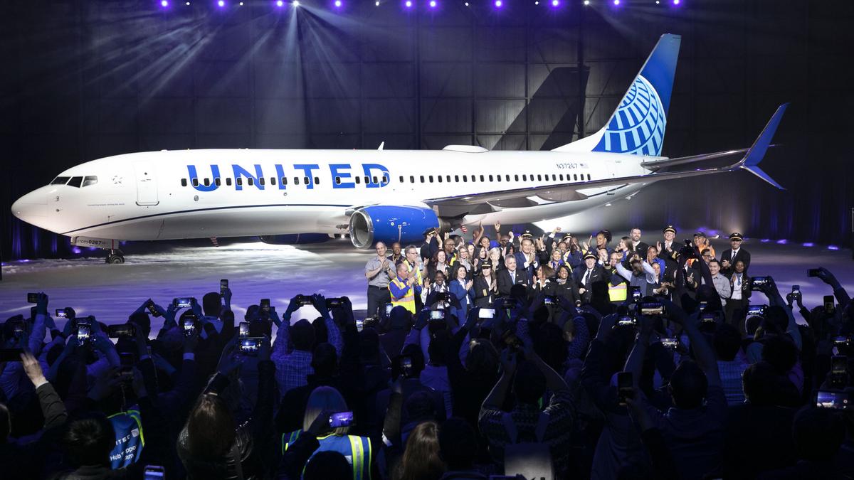 5 takeaways from United Airlines' new look - Chicago ...