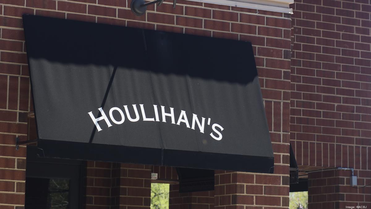 Two Kansas City-area Houlihan's restaurants close - Kansas City Business  Journal