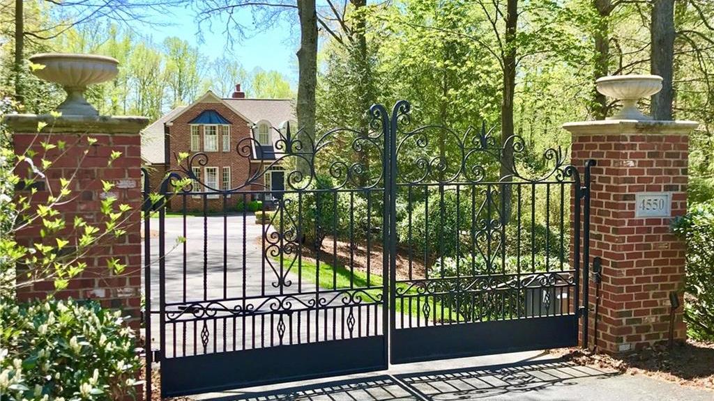 (PHOTOS) MillionDollar Dream Homes Gated WinstonSalem property