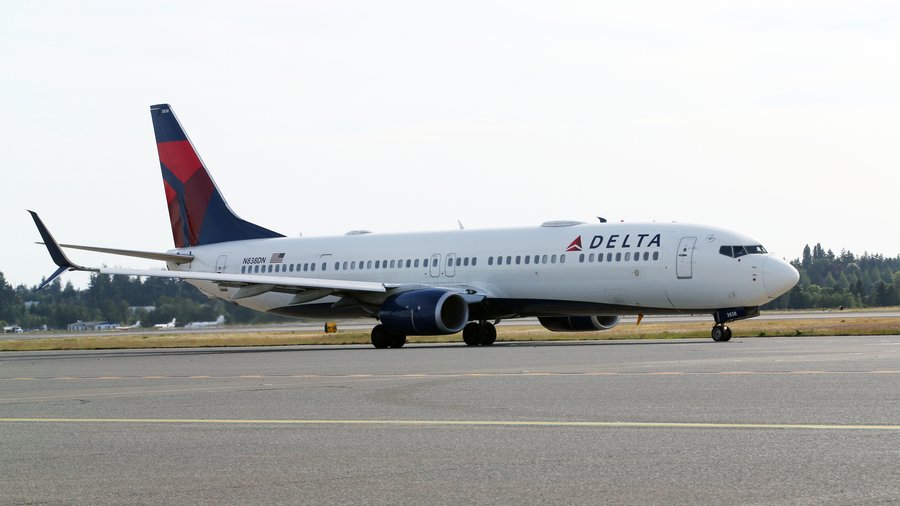 Delta Airlines 737 Departs Sea Tac*900xx4621 2599 0 63 