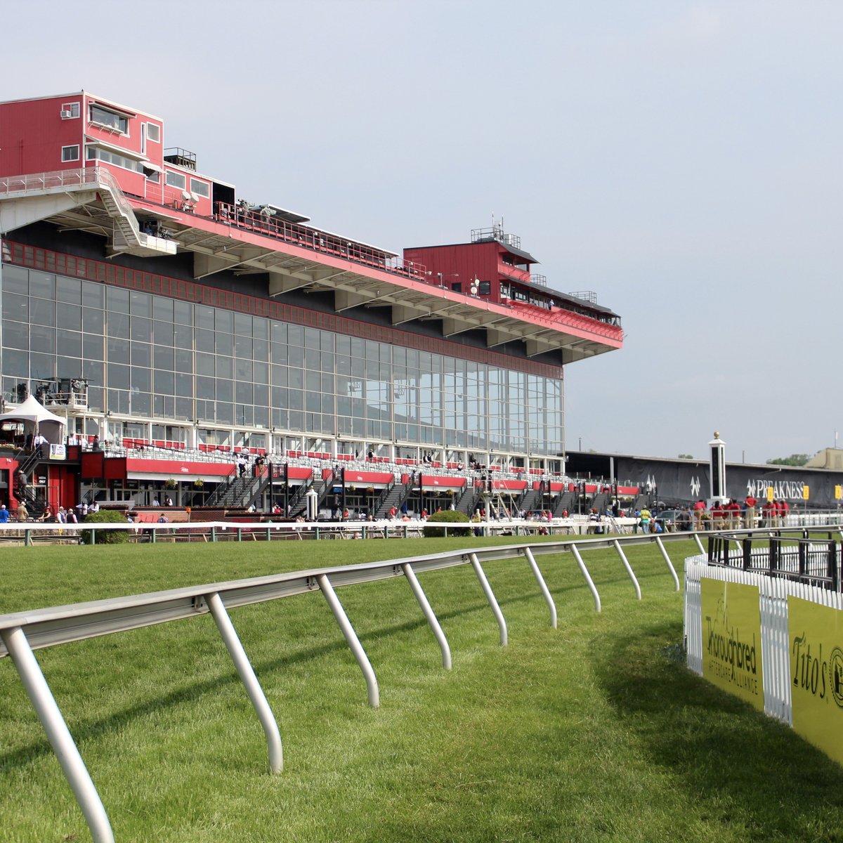 At Preakness, politicians press the flesh, hope for a brighter future for  Maryland racing - The Baltimore Banner