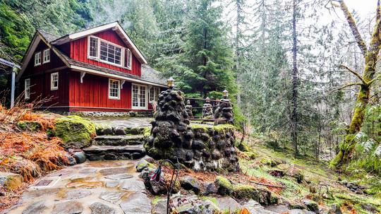 Vacasa 2019 Summer Swedish Stuga Vacation Rental, Rhododendron, OR