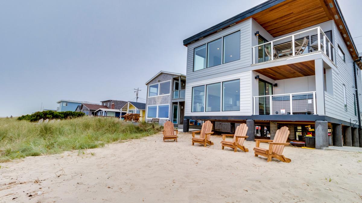 oceanfront-hotel-in-lincoln-city-oregon-on-the-beachfront-properties