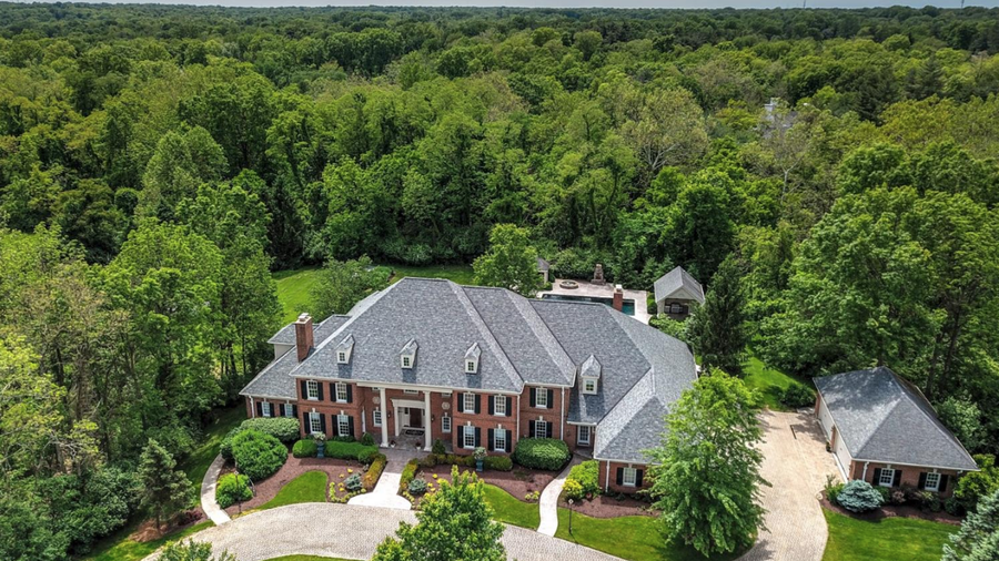 Marvin Lewis sells Indian Hill home - Columbus Business First