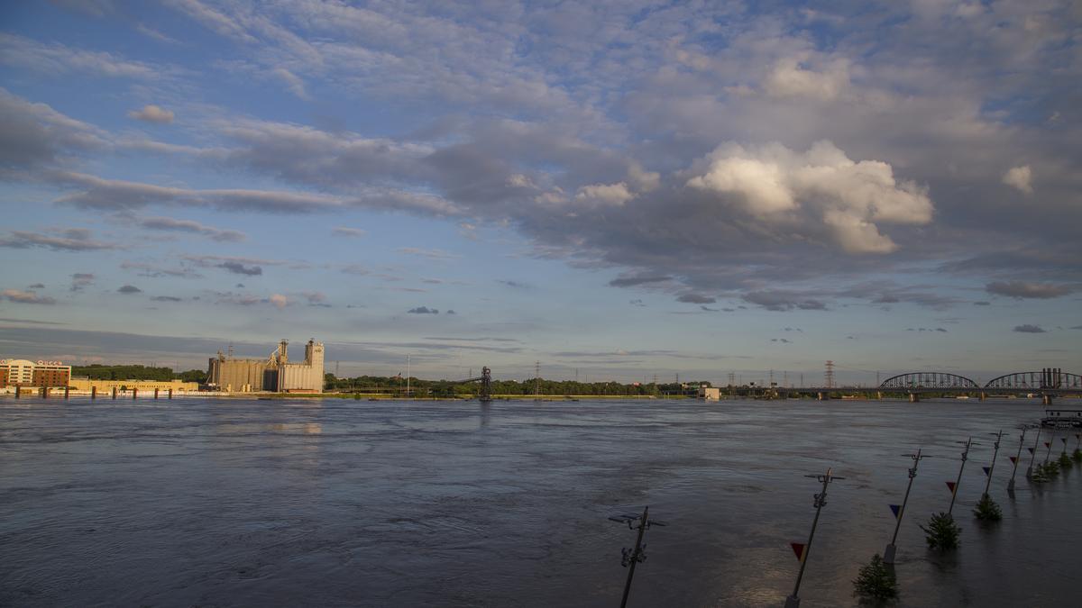 Cahokia riverfront facility on the Mississippi River near St. Louis sold  for $20 million - St. Louis Business Journal