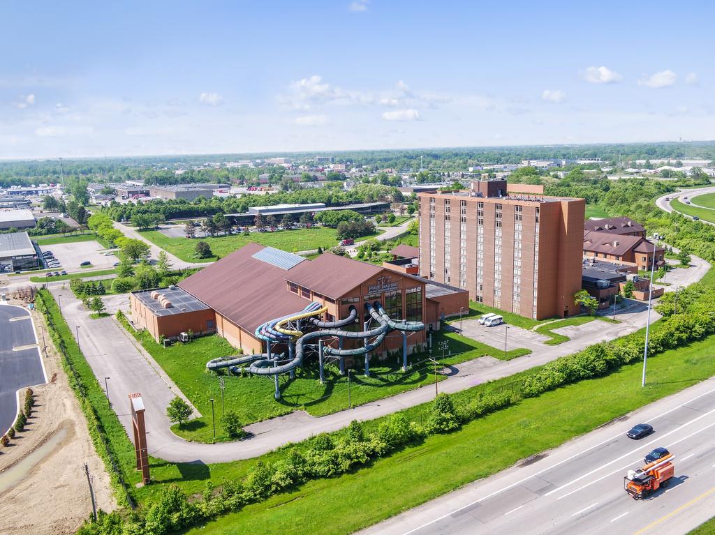 fort-rapids-drone-water-slides.jpg