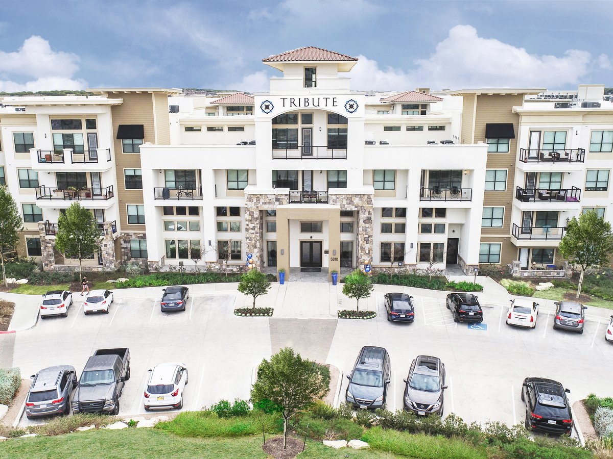 Tribute at the Rim is a pet-friendly apartment community in San Antonio, TX