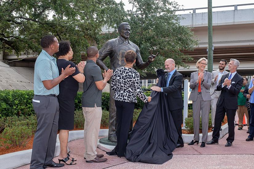 Lee Roy Selmon Statue - Tampa Hillsborough Expressway Authority