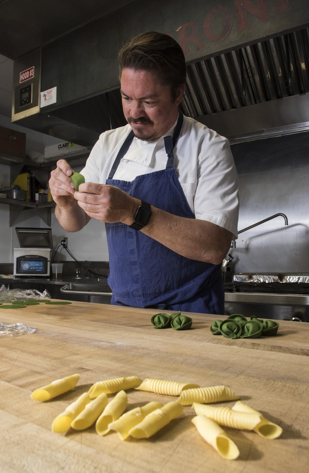 Matt Carter passes on his knowledge of being a chef Phoenix