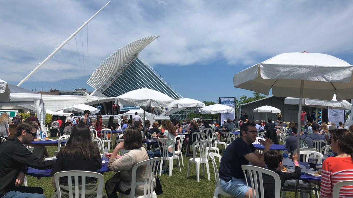 Thousands pack Milwaukee's lakefront for Festival of Art Slideshow