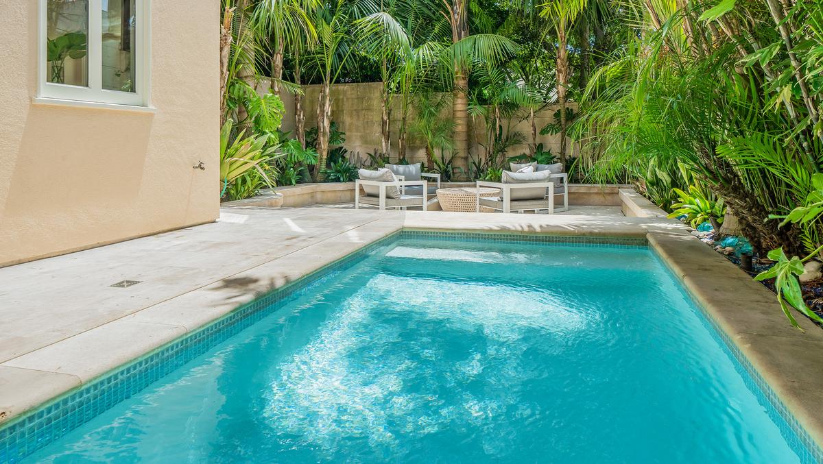 'Pineapple House' with swimming pool in historic Russian Hill district lists for 6.9M San