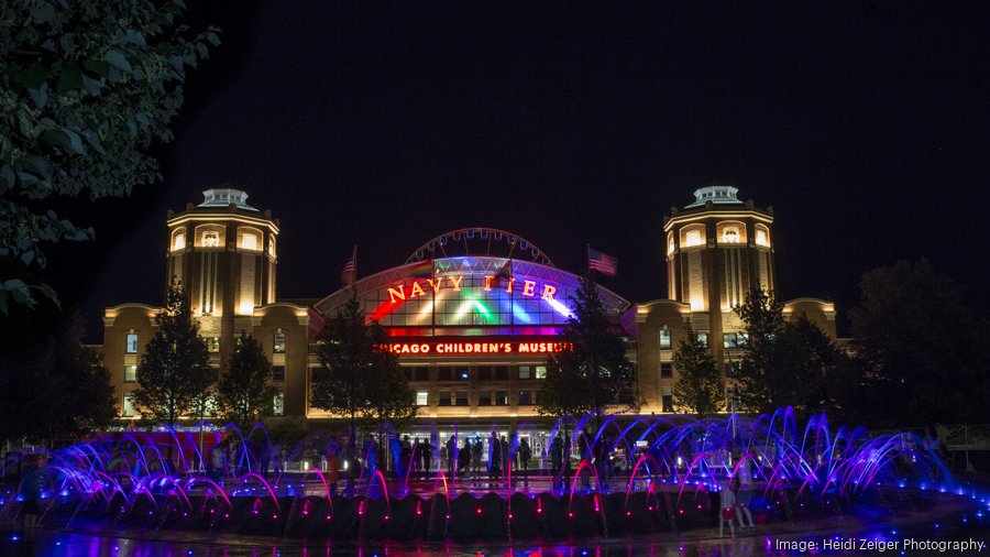 American Airlines celebrates LGBTQ culture as Navy Pier Pride sponsor