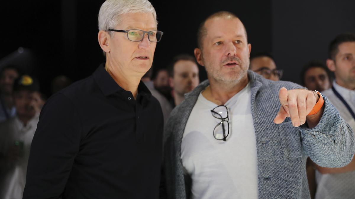 Apple CEO Tim Cook reshuffles executive team to fill gap ...