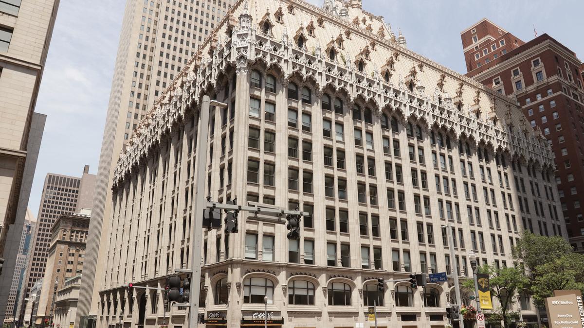 The Davis Companies Sale Of Union Trust Building Put On Hold Pittsburgh Business Times