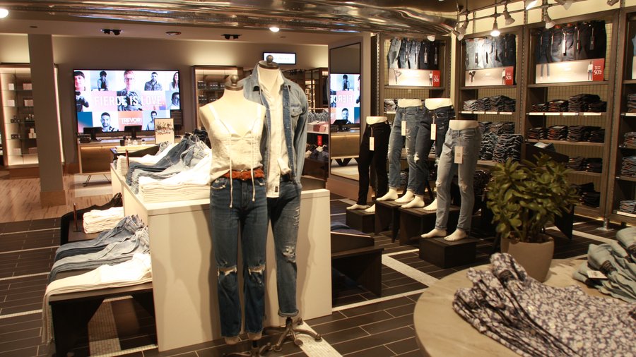 Hollister Co. Outlet Stores Across All Simon Shopping Centers
