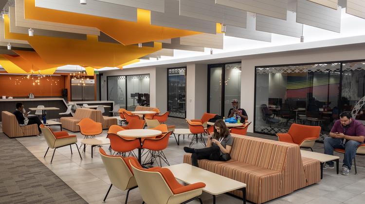 At T Opens 7 6m Mesa Call Center Phoenix Business Journal