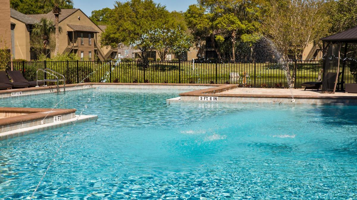 LakeBridge apartments in Town 'n' Country sold Tampa Bay Business Journal