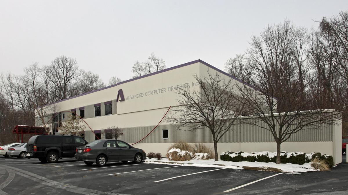 Blue Ash Officewarehouse Sold For 12 Million Cincinnati Business Courier 8745