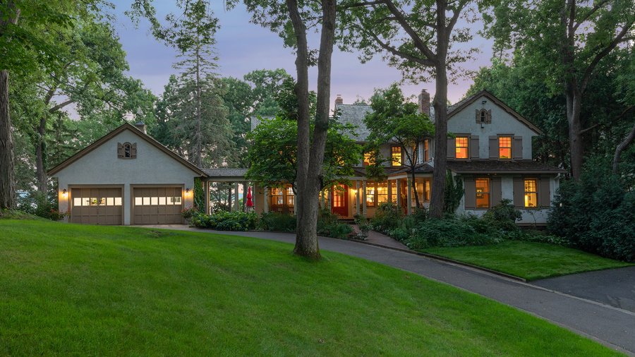 'One of the last great estates on White Bear Lake' can be yours for 2.