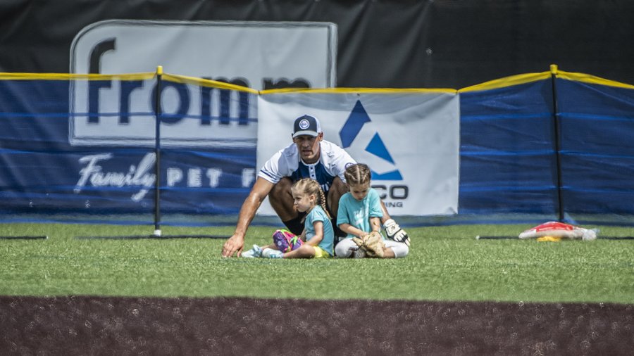 Charity softball game with Yount, Molitor, Gantner raises $102,000 for MACC  Fund: Slideshow - Milwaukee Business Journal