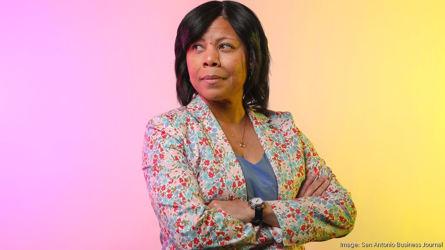 2019 Women's Leadership Awards Angela Holliday, President of Frost