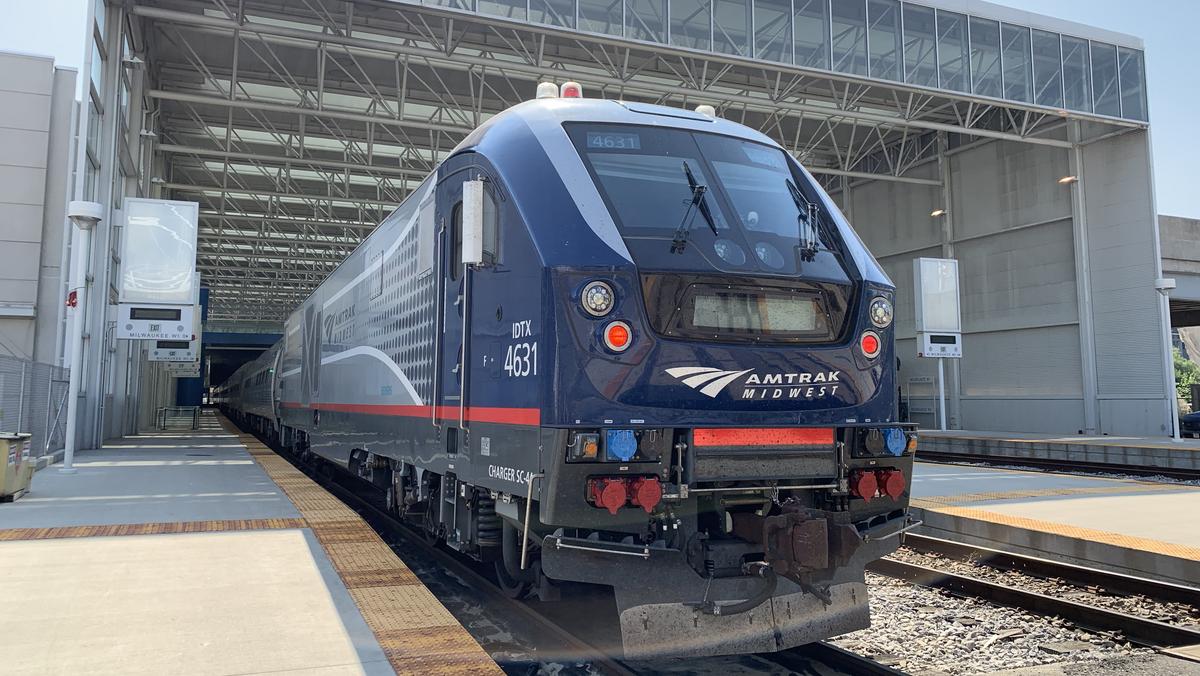 Amtrak Hiawatha Christmas 2022 Business Community Supports Added Hiawatha Roundtrips - Milwaukee Business  Journal