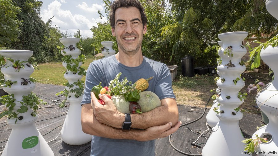 Jacob Pechenik splits time as CEO of Lettuce Grow, husband to Zooey