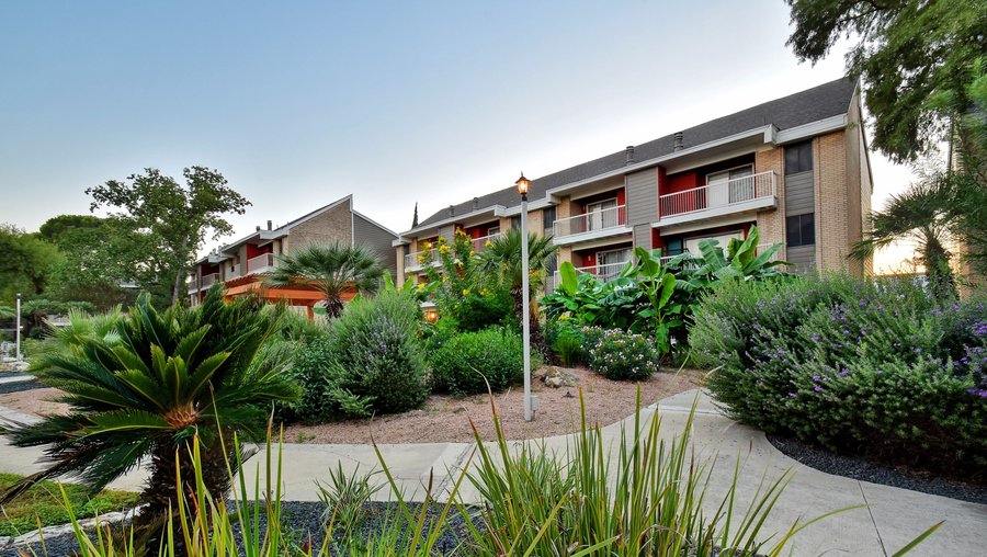 LA areabased Bellaire Partners buys Oasis at Oakwell, its second local