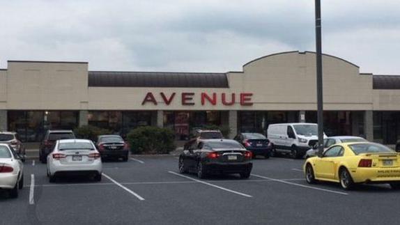 Avenue Women S Clothing Retailer To Close All 222 Stores